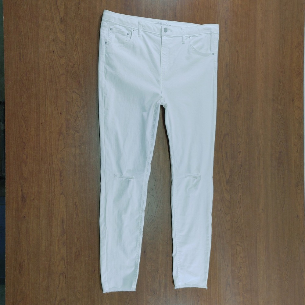 Wild Fable White High Rise Skinny Jeans Distressed Raw Hem Size 10 NWOT